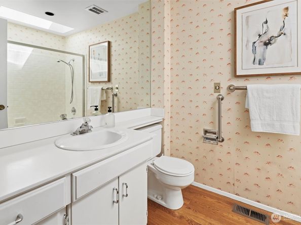 14905 SE 46th Place, Bellevue WA 98006