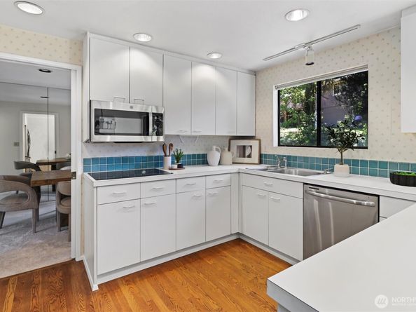 14905 SE 46th Place, Bellevue WA 98006