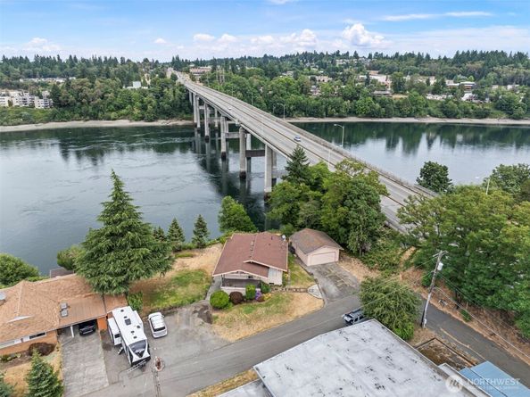 1000 Bridgeview Lane, Bremerton WA 98337