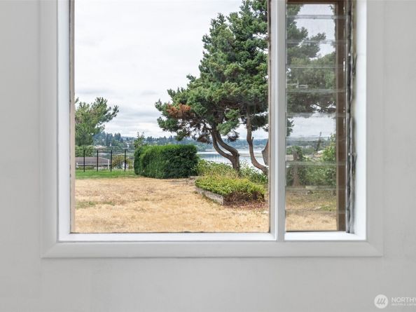 1000 Bridgeview Lane, Bremerton WA 98337