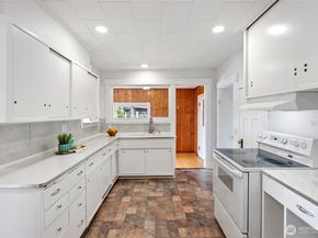 1000 Bridgeview Lane, Bremerton WA 98337
