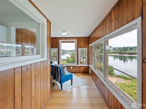 1000 Bridgeview Lane, Bremerton WA 98337