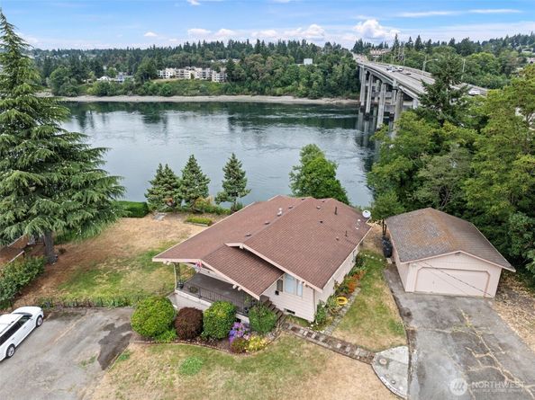 1000 Bridgeview Lane, Bremerton WA 98337