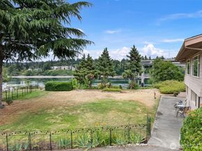 1000 Bridgeview Lane, Bremerton WA 98337