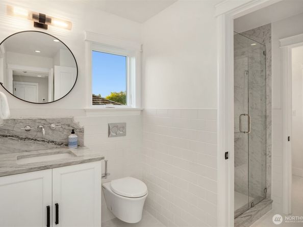 1915 35th Avenue W, Seattle WA 98199