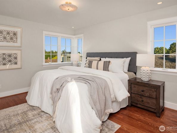 1915 35th Avenue W, Seattle WA 98199