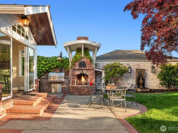 1915 35th Avenue W, Seattle WA 98199