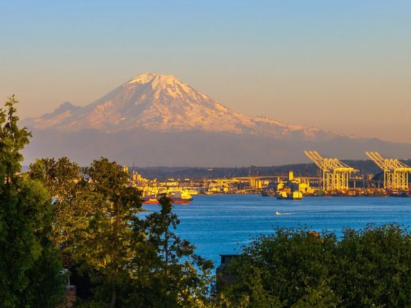 1915 35th Avenue W, Seattle WA 98199