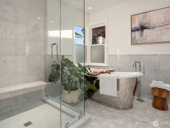 1915 35th Avenue W, Seattle WA 98199