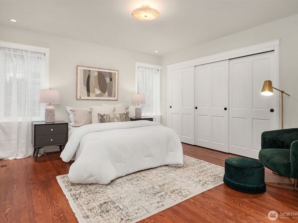 1915 35th Avenue W, Seattle WA 98199