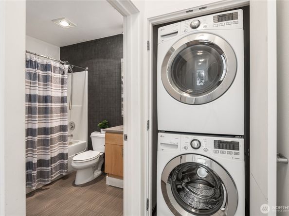 2015 Terry Avenue 313, Seattle WA 98121
