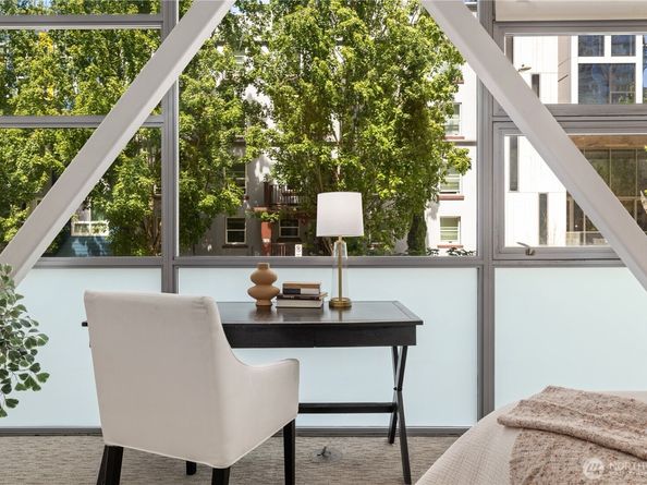 2015 Terry Avenue 313, Seattle WA 98121