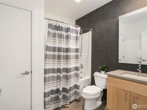 2015 Terry Avenue 313, Seattle WA 98121