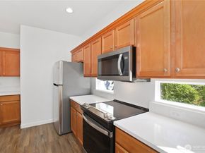 2711 SE 10th Street 1099, Renton WA 98058