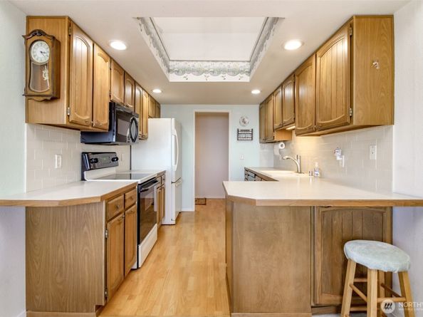 28313 Redondo Way S 304, Des Moines WA 98198
