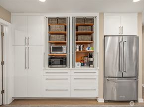 12168 Viewcrest Place NE, Bainbridge Island WA 98110