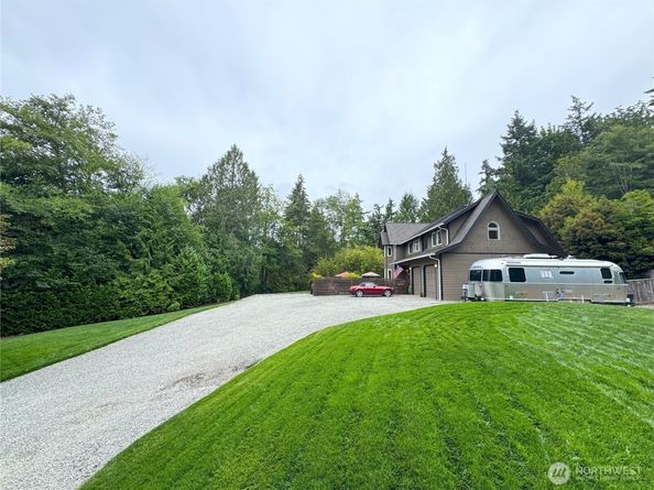 12168 Viewcrest Place NE, Bainbridge Island WA 98110