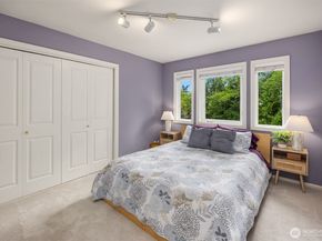 12168 Viewcrest Place NE, Bainbridge Island WA 98110