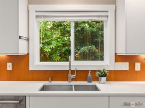12168 Viewcrest Place NE, Bainbridge Island WA 98110