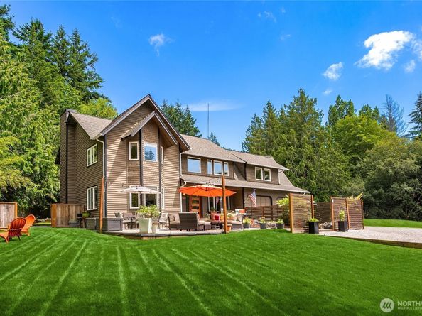 12168 Viewcrest Place NE, Bainbridge Island WA 98110