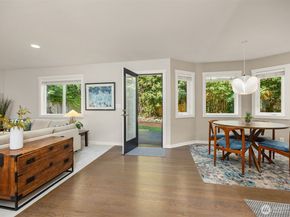 12168 Viewcrest Place NE, Bainbridge Island WA 98110
