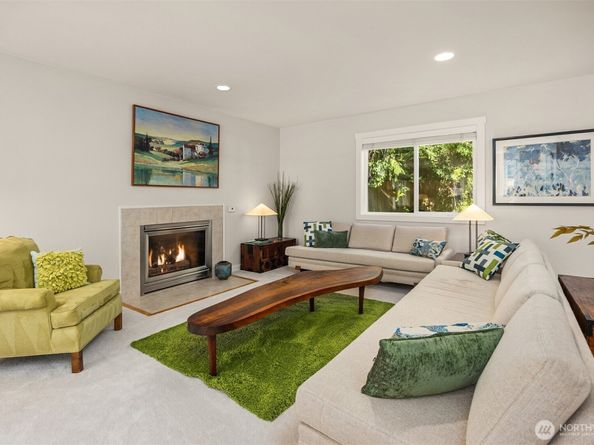 12168 Viewcrest Place NE, Bainbridge Island WA 98110