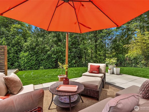 12168 Viewcrest Place NE, Bainbridge Island WA 98110