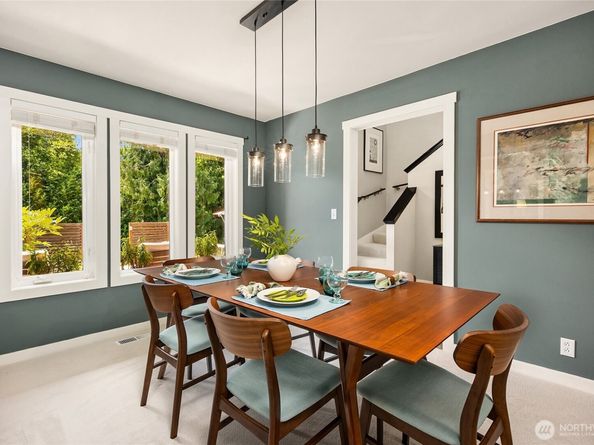 12168 Viewcrest Place NE, Bainbridge Island WA 98110