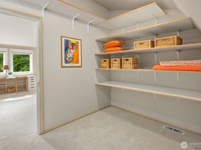 12168 Viewcrest Place NE, Bainbridge Island WA 98110