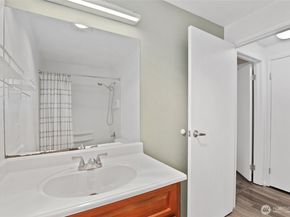 12742 NE 116th Lane J23, Kirkland WA 98034