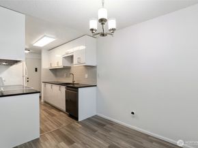 12742 NE 116th Lane J23, Kirkland WA 98034