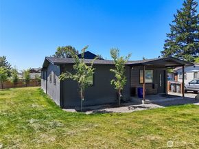 2117 NE 6th Place, Renton WA 98056