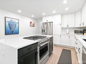2117 NE 6th Place, Renton WA 98056
