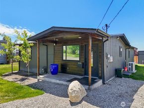 2117 NE 6th Place, Renton WA 98056