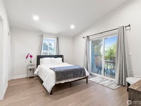 2117 NE 6th Place, Renton WA 98056