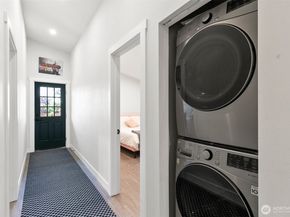 2117 NE 6th Place, Renton WA 98056
