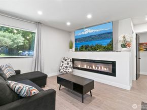 2117 NE 6th Place, Renton WA 98056