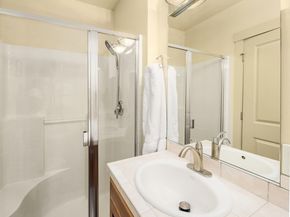 2035 Eastlake Avenue E 301, Seattle WA 98102
