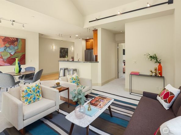 2035 Eastlake Avenue E 301, Seattle WA 98102