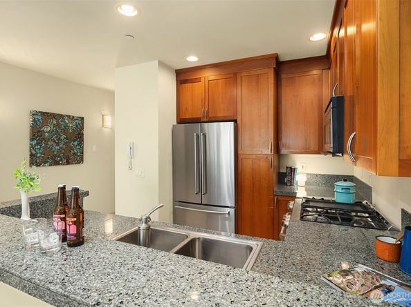 2035 Eastlake Avenue E 301, Seattle WA 98102