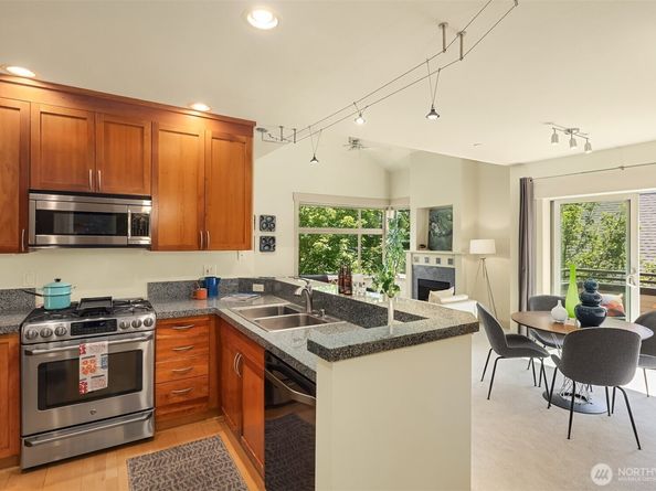2035 Eastlake Avenue E 301, Seattle WA 98102
