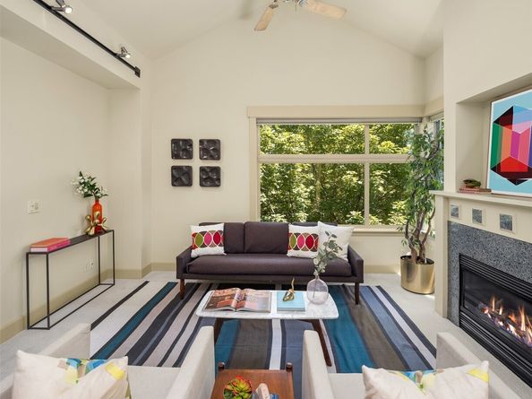 2035 Eastlake Avenue E 301, Seattle WA 98102