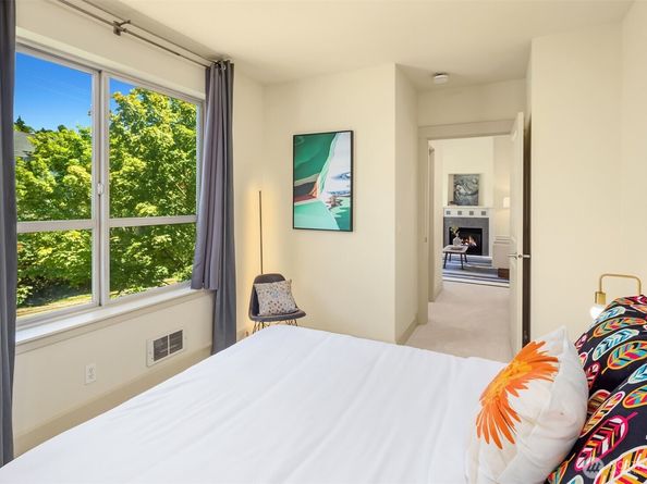 2035 Eastlake Avenue E 301, Seattle WA 98102