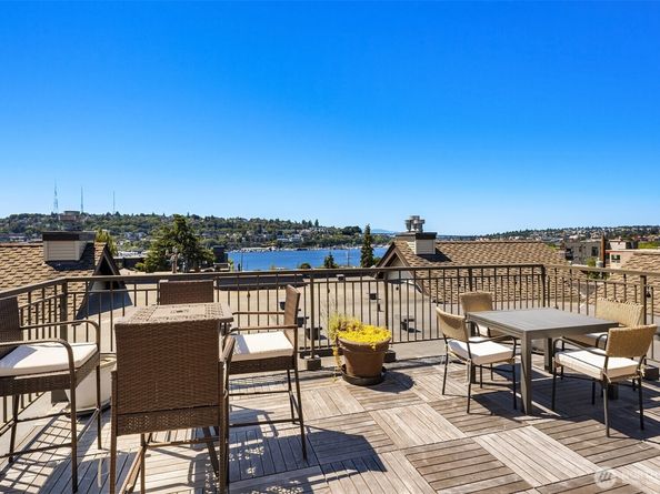 2035 Eastlake Avenue E 301, Seattle WA 98102