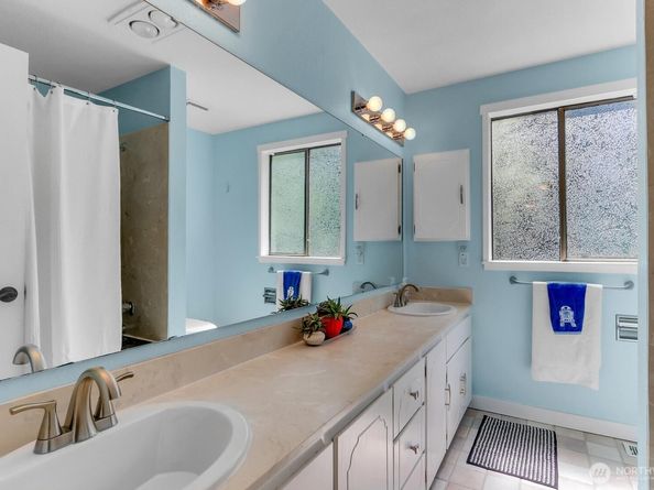8 143rd Street SW, Lynnwood WA 98087