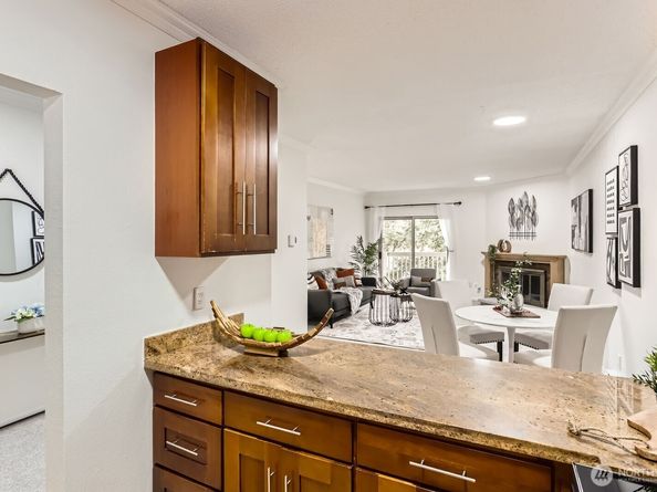 14547 NE 40th St J302, Bellevue WA 98007