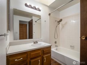 1908 SE 21st Place, Renton WA 98055