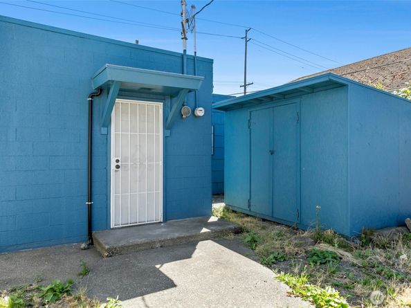 525 Central Avenue N, Kent WA 98032