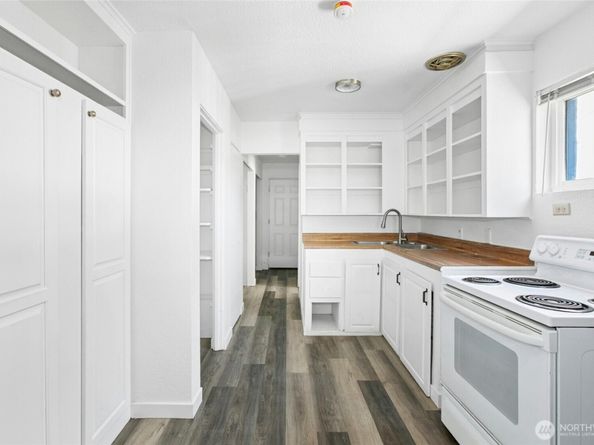 525 Central Avenue N, Kent WA 98032