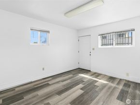 525 Central Avenue N, Kent WA 98032